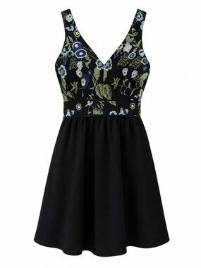 🎀 2/50 BCBGeneration Black Floral Embroidered Mini Dress Size 6